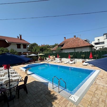 Smestaj Tea Sa Dva Bazena Vrnjačka Banja Dış mekan fotoğraf