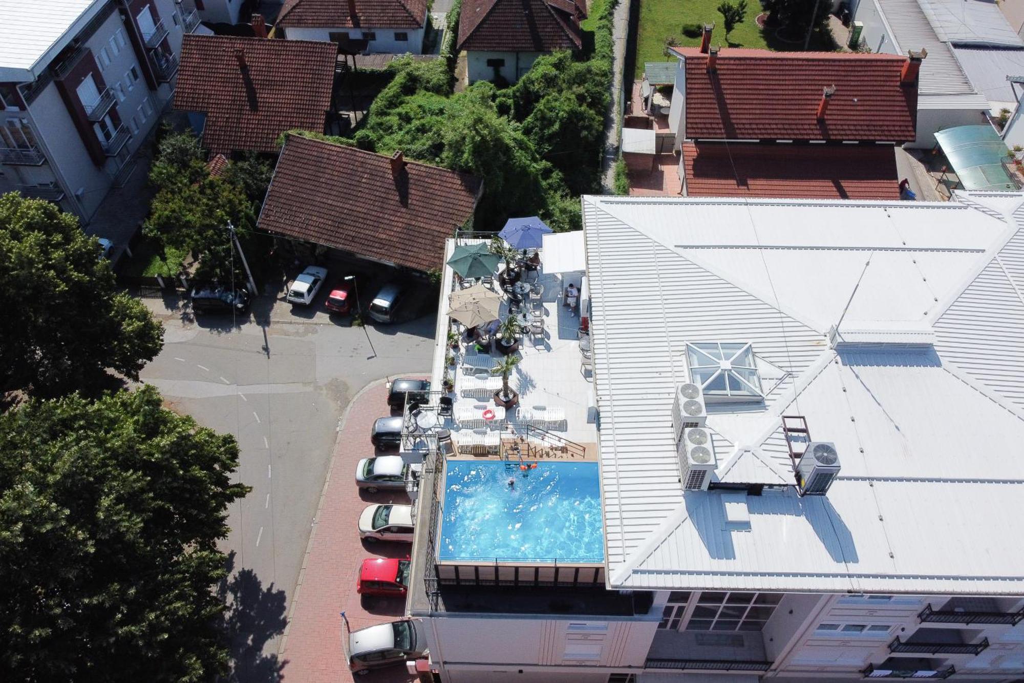 Smestaj Tea Sa Dva Bazena Vrnjačka Banja Dış mekan fotoğraf